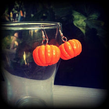 Load image into Gallery viewer, Pumpkin earrings Vegan jewelry Vegetable earrings Food jewelry Thanksgiving Roast dinner Halloween earrings Gauged earrings Tunnel dangles