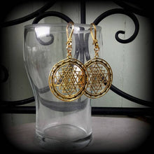 Load image into Gallery viewer, Sri Yantra Earrings, Geometric earrings, Sri Chakra earrings, Hindu jewelry, Ohm jewelry, Yoga earrings, Meditation jewelry, Buddha earrings