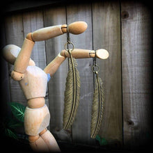 Load image into Gallery viewer, Feather earrings Bird earrings Dangle earrings Statement earrings Boho earrings 3mm plug earrings 2 gauge tunnel earrings 0g tunnel dangles