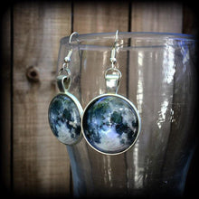 Load image into Gallery viewer, Full moon earrings Wicca earrings Pagan jewelry Moon phase jewelry Astronomy Astrology Planet jewelry Gauged earrings Plug earrings Gauges