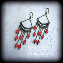 Load image into Gallery viewer, Kali earrings, Red skull earrings, Goddess earrings, Kali Maa jewelry, Hindu jewelry, Tunnel earrings, Plug earrings, Skull jewelry, Gauges