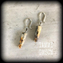 Load image into Gallery viewer, Agate earrings Gemstone earrings Gauged earrings Stone earring Lace agate earrings Organic earrings Pierced ears Stretched ears 3mm Gauges