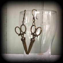 Load image into Gallery viewer, Scissor earrings Dangle Retro earrings Hairdresser earrings Weapons Punk Pierced ears Gauges Tunnel earrings Plug earrings Ear hangers 14g