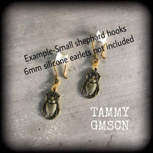Load image into Gallery viewer, Scarab beetle earrings Egyptian earrings Scarab beetle earrings Animal Nefertiti earrings Tunnel earrings Plug earrings Gauged earrings 2g