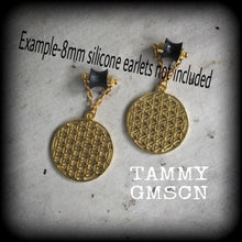Load image into Gallery viewer, Geometric earrings, Flower of life earrings, Seed of life, Sacred geometry, Chakra jewelry, Meditation jewelry, Ohm, Plug Tunnel earrings 8g