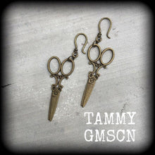 Load image into Gallery viewer, Scissor earrings Dangle Retro earrings Hairdresser earrings Weapons Punk Pierced ears Gauges Tunnel earrings Plug earrings Ear hangers 14g