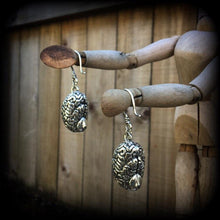 Load image into Gallery viewer, Zombie earrings Brain earrings Anatomy earrings Horror earrings B-Grade horror jewelry 3mm tunnel earrings 8 gauge ear weights 6 gauge 4mm