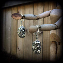 Load image into Gallery viewer, Halloween ear hangers Brain ear weights Horror Organ earrings Tunnel earrings Plug earrings Gauged earrings Zombie 00g 0g 2g 4g 6g 8g 10g