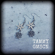 Load image into Gallery viewer, Snowflake earrings Christmas earrings Winter earrings Yule earrings Dangle earrings Fractals Sacred geometry Pierced ears Dangly earrings