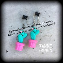 Load image into Gallery viewer, Cactus earrings Succulent earrings Plant jewelry Vegan earrings Plug earrings Pierced ears Stretched ears Gauged earrings Tunnel dangles 2g