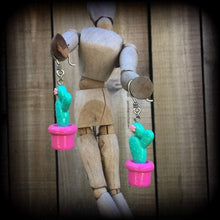 Load image into Gallery viewer, Cactus earrings Succulent earrings Plant jewelry Vegan earrings Plug earrings Pierced ears Stretched ears Gauged earrings Tunnel dangles 2g