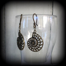Load image into Gallery viewer, 3mm nautilus earrings 8 gauge 4 gauge 2 gauge 0 gauge Fibonacci tunnel dangles 6mm plug dangles Gauged earrings Hanging gauges Steampunk