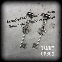 Load image into Gallery viewer, 8mm 0 gauge Steampunk Ear weights Key Ear hangers Plug earrings Tunnel earrings Earrings for stretched ears Gauged earrings 6mm 4mm weights