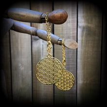 Load image into Gallery viewer, Geometric earrings, Flower of life earrings, Seed of life, Sacred geometry, Chakra jewelry, Meditation jewelry, Ohm, Plug Tunnel earrings 8g