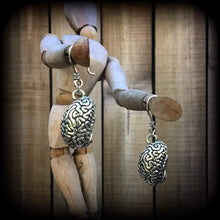 Load image into Gallery viewer, Halloween ear hangers Brain ear weights Horror Organ earrings Tunnel earrings Plug earrings Gauged earrings Zombie 00g 0g 2g 4g 6g 8g 10g