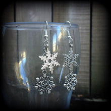 Load image into Gallery viewer, Snowflake earrings Christmas earrings Winter earrings Yule earrings Dangle earrings Fractals Sacred geometry Pierced ears Dangly earrings