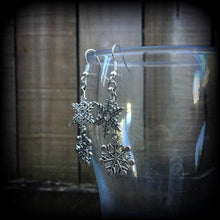 Load image into Gallery viewer, Snowflake earrings Christmas earrings Winter earrings Yule earrings Dangle earrings Fractals Sacred geometry Pierced ears Dangly earrings