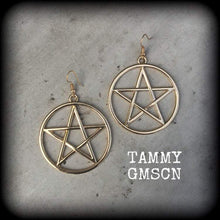 Load image into Gallery viewer, Pentagram earrings, Pentacle jewelry, Witchy earrings, Wicca, Occult jewelry, Evil, Samhain, Halloween, Plug earrings, Tunnel earrings