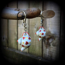 Load image into Gallery viewer, 3mm 8 gauge plug dangles 4mm 6 gauge tunnel dangles 5mm 4 gauge plug earrings 6mm 2 gauge tunnel earrings 8mm 0 gauge ear hangers 00 gauges