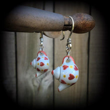 Load image into Gallery viewer, 3mm 8 gauge plug dangles 4mm 6 gauge tunnel dangles 5mm 4 gauge plug earrings 6mm 2 gauge tunnel earrings 8mm 0 gauge ear hangers 00 gauges