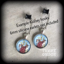 Load image into Gallery viewer, Tarot earrings 3 of cups Tarot jewelry Tarot card Sigil earrings Talismans Occult jewelry Esoteric jewelry Ouija jewelry Witchcraft Gauges