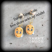 Load image into Gallery viewer, 8 gauge 3mm 6 gauge 4mm ear weights Hyottoko Ear hangers Okame Plug earrings Japanese Otafuku Plug dangles Tunnel earrings Hanging gauges 0g