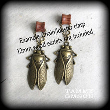 Load image into Gallery viewer, Insect earrings Locust Earrings Tunnel earrings Cicada earrings Plague Animal earrings Gauged earrings Plug earrings Pierced ears 2g 4g 6g
