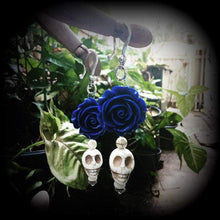 Load image into Gallery viewer, Skull earrings Ear weights Ear hangers Day of the Dead earrings Los Muertos earrings Frost Bite 4g 2 gauge tunnel earrings 6mm plug dangles