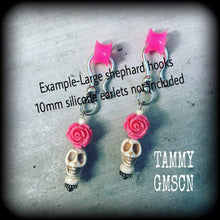 Load image into Gallery viewer, Stone ear weight Skull Ear hanger Day of the Dead Voodoo Plug dangles Rosa Tunnel dangles Halloween Tunnel earrings 00g 0g 2g 4g 6g 8g 10g