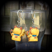 Load image into Gallery viewer, Happy Cat earrings, Maneki Neko earrings, Japanese Cat, Beckoning Cat, Plug earrings, Lolita earrings, Kawaii earrings, Kitsch earrings
