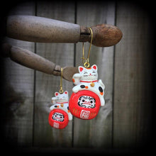 Load image into Gallery viewer, Maneki Neko Earrings Happy Cat Daruma Japanese Beckoning Cat Plug earrings Kawaii Kitsch earrings Tunnel earrings Tunnel dangles Gauges 0g