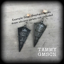 Load image into Gallery viewer, 4mm ear weights, 6 gauge Star Wars ear hangers, Tunnel dangles, Hanging gauges, Gauged earrings, Plug dangles, Plug earrings, 0g 00g 6g 4g