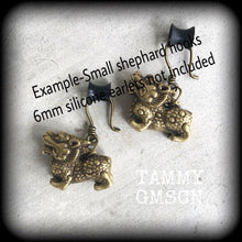 Load image into Gallery viewer, Foo Dog earrings Chinese lion earrings Temple dog earrings Ethnic earrings Chinese earrings Plug dangles Tunnel dangles Hanging Gauges 14g