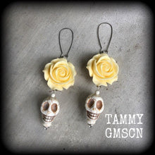 Load image into Gallery viewer, Skull earrings, Day of the Dead earrings, Los Muertos jewelry, Rose earrings, Halloween jewlery, Skull jewelry, Plug earrings, Tunnel dangle
