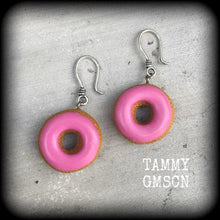 Load image into Gallery viewer, Donut earrings, Kitsch earrings, Bakery food, Food earrings, Cake earrings, Plug earrings, Tunnel earrings, Tunnel dangles, For pierced ears