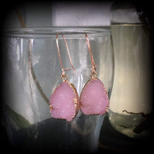 Load image into Gallery viewer, Pink Druzy earrings Quartz Gemstone earrings Tunnel earrings Organic Crystal Plug earrings Pink earrings Dangle earring Druzy jewelry 14g