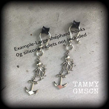 Load image into Gallery viewer, 6mm, 2 gauge, Octopus ear hangers, Anchor Plug dangles, Lovecraft, Squid, Nautical Tunnel dangles, Kraken, Gauged earrings, Gauges, Tapers
