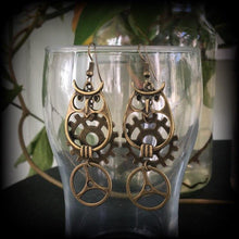 Load image into Gallery viewer, Bronze owl earrings, Steampunk earrings, Owl drop earrings, Cog earrings, Gear earrings, Tunnel earrings, Animal jewelry, Owl jewelry