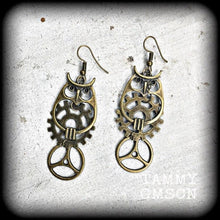 Load image into Gallery viewer, Bronze owl earrings, Steampunk earrings, Owl drop earrings, Cog earrings, Gear earrings, Tunnel earrings, Animal jewelry, Owl jewelry