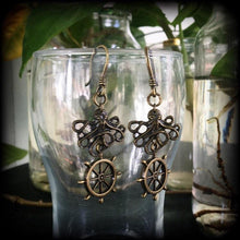 Load image into Gallery viewer, Octopus earrings, Nautical earrings, Tentacle earrings, Lovecraft earrings, Squid earrings, Sealife earrings, Cthulhu earrings,Octopi