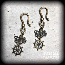 Load image into Gallery viewer, Octopus ear hangers, Nautical tunnel dangles, Steampunk plug earrings, Gauged earrings, Bronze ear weights, Gauges, Plug dangles, Kraken