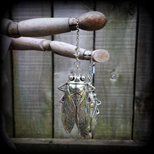 Load image into Gallery viewer, 4mm 6 gauge Ear hangers Cicada ear weights Locust 4 gauge Tunnel dangles Plug dangles Plague Animal Apocalypse Hanging gauges 2 gauge, 0 g