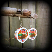 Load image into Gallery viewer, Noodle earrings, Food jewelry, Ramen earrings, Food earrings, Tunnel earrings, Student life, Novelty earrings, Japanese curry, Rice earrings
