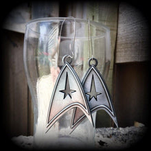 Load image into Gallery viewer, Star Trek Earrings, Sci Fi, Geek, Nerd, Trekker earrings, Star Trek Insignia, Plug earrings, Tunnel earrings, Gauges, For pierced ears 8g