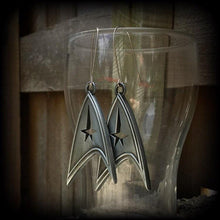 Load image into Gallery viewer, Star Trek Earrings, Sci Fi, Geek, Nerd, Trekker earrings, Star Trek Insignia, Plug earrings, Tunnel earrings, Gauges, For pierced ears 8g
