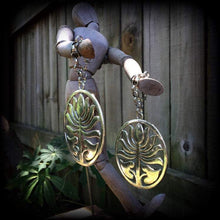 Load image into Gallery viewer, 00 gauge 10mm ear weights 0 gauge tunnel dangles Lotus ear weights 2 gauge ear hangers 4 gauge plug dangles Hanging gauges Gauged earrings