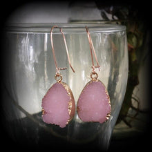 Load image into Gallery viewer, Pink Druzy earrings Quartz Gemstone earrings Tunnel earrings Organic Crystal Plug earrings Pink earrings Dangle earring Druzy jewelry 14g