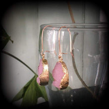 Load image into Gallery viewer, Pink Druzy earrings Quartz Gemstone earrings Tunnel earrings Organic Crystal Plug earrings Pink earrings Dangle earring Druzy jewelry 14g