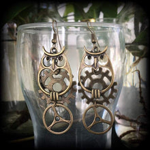 Load image into Gallery viewer, Bronze owl earrings, Steampunk earrings, Owl drop earrings, Cog earrings, Gear earrings, Tunnel earrings, Animal jewelry, Owl jewelry
