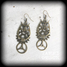 Load image into Gallery viewer, Bronze owl earrings, Steampunk earrings, Owl drop earrings, Cog earrings, Gear earrings, Tunnel earrings, Animal jewelry, Owl jewelry